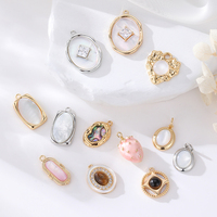 Pendentifs en Or 14K avec Coquille Naturelle, Pierre Œil de Tigre, Émail, Fraise et Strass Incrustés pour la Fabrication de Bijoux