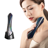 Appareil de beauté pour le soin de la peau avec 5 modes de massage et 4 niveaux réglables pour le visage, la ligne de la mâchoire et le cou, à domicile