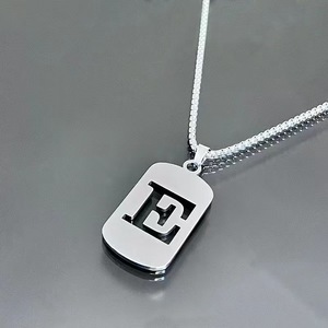 Collana con Ciondolo Iniziale dell'Alfabeto Unisex, Charm con Lettera, Gioiello di Moda Quotidiana - Product Image 5