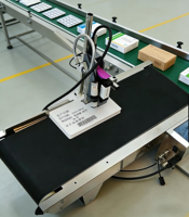 Nouvelle imprimante jet d'encre portable à écran tactile automatique 20m/min 600dpi pour codage continu de codes QR et codes-barres sur cartons en plastique