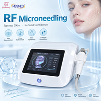 Appareil professionnel de micro-aiguilletage RF doré pour la réduction des rides du visage et des vergetures corporelles