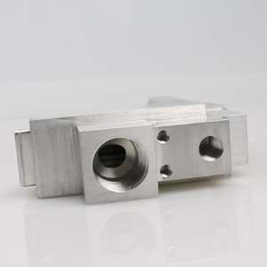 Piezas mecanizadas <span class=keywords><strong>de</strong></span> precisión personalizadas <span class=keywords><strong>de</strong></span> torneado y fresado CNC duraderas para piezas <span class=keywords><strong>de</strong></span> aluminio industriales Automotrices - Product Image 4