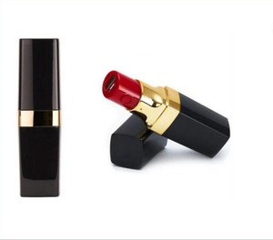 Alibaba meilleur vendeur mignon cadeau <span class=keywords><strong>Power</strong></span> Banks 2000mAh 2600mAh Portable Mini rouge à lèvres <span class=keywords><strong>Power</strong></span> <span class=keywords><strong>Bank</strong></span> noir/rose - Product Image 3