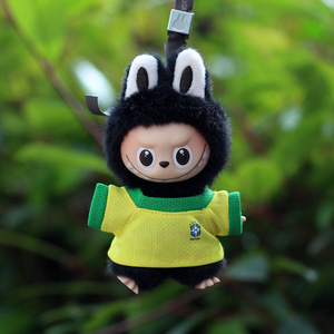 ชุดเสื้อฟุตบอลสำหรับตุ๊กตา Mini Labubu รุ่นที่สี่ 4.0 พร้อมพวงกุญแจรูปหัวใจ ขนาด 10 ซม. อุปกรณ์เสริมของเล่นสำหรับเด็กผู้ชายและเด็กผู้หญิง - Product Image 4