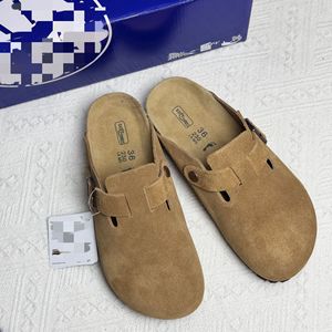 Mules minimalistes de loisirs à bout fermé en daim, légères, avec semelle intérieure en liège, type sabots Birkenstock - Product Image 3