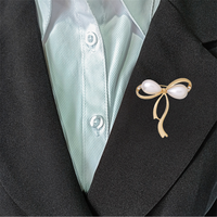 Broches en alliage de galvanoplastie avec nœud en diamant pour femmes, plaqué or, perle, perle, plaqué argent, les plus populaires