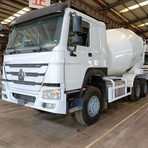 Camion malaxeur à béton Howo réparation efficace et stable des routes Camion malaxeur à béton Howo - Product Image 1