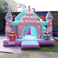 Lilytoys Nouveauté Château Gonflable Licorne pour Fête d'Anniversaire, Château de Rebond Gonflable Extérieur en Forme de Gâteau pour Enfants