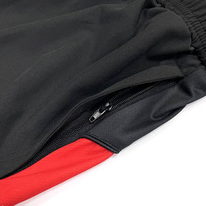 Pantalones cortos deportivos con logotipo de equipo bordado personalizado bolsillos con cremallera pantalones cortos de entrenamiento con costuras de malla transpirable - Product Image 5