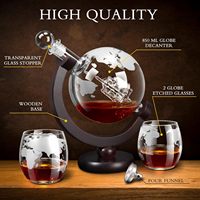 Decantador de Whisky Globo Hecho a Mano de 850 ml con Diseño de Barco, Juego de Whisky con Base de Madera y 2 Vasos