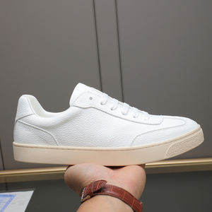 Sneakers di Lusso da Uomo in Pelle Pieno Fiore Martellata, Scarpe Casual Vintage Stile Old Money Leggere - Product Image 4