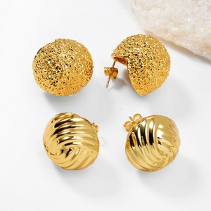Pendientes de Botón de Lujo para Mujer, Pendientes de Botón Esféricos de Cobre con Textura Plegada de Zeadear Jewelry - Product Image 1