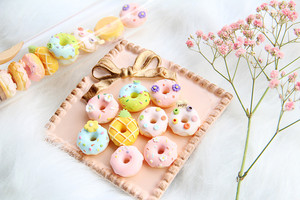 2025 nouveau dessin animé alimentaire résine artisanat pour bricolage crème coque de téléphone enfants cheveux accessoires pinces à cheveux à la main jouer matériaux - Product Image 2