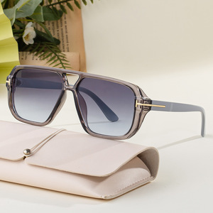 Gafas de Sol Tory Burch con Marco Cuadrado Negro, Protección UV400, Unisex, para Conducir - Product Image 4