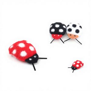 Jouet pour chat de 10 cm, personnage de dessin animé, chat sabre, coccinelle YM8318 - Product Image 1