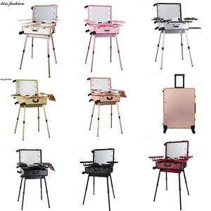 <span class=keywords><strong>Valigia</strong></span> per <span class=keywords><strong>trucco</strong></span> con luci integrate e 3 colori chiari e ruote omnidirezionali organizzatore cosmetico da viaggio rotante illuminato - Product Image 1