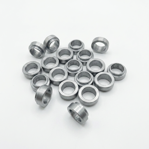 Blocs d'aluminium usinés CNC avec trous filetés, fournisseur OEM personnalisé, pièces industrielles, usine au Vietnam - Product Image 1