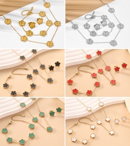 Bracciali Charm alla Moda Placcati in Oro in Acciaio Inossidabile per Braccialetti Rigidi con Charm Italiani Gioielli da Donna Regalo di San Valentino - Product Image 3