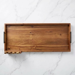 Plateau de service rectangulaire en bois massif d'acacia avec emplacements pour couteaux, pour fromages, fruits et plats froids, usage banquet - Product Image 1