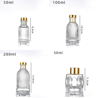 Vente en gros Personnalisation Rechargeable Carré 50 ml 100 ml 150 ml 200 ml Diffuseur d'arôme transparent Flacon de diffusion de parfum en verre