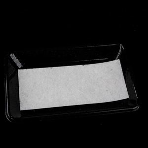 Tampons absorbants Spilfyter pour nettoyer rapidement et facilement les déversements de liquides à base d'eau - Product Image 2