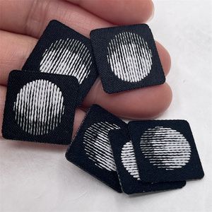 Etiquetas NFC personalizadas de alta calidad para ropa de hombre y mujer, etiquetas de papel grueso. - Product Image 5