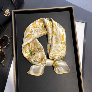 Écharpes en soie carrées personnalisées imprimées en gros d'usine, grandes écharpes en soie 53*53, 100% soie pour femmes - Product Image 3