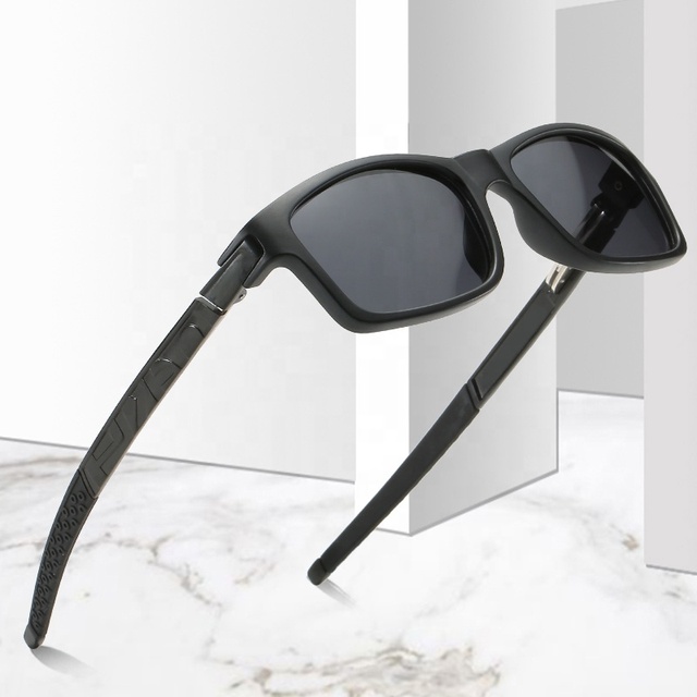 Wholesale Hot Selling 8026 Polarized Sun Glasses Ce Gafas De Sol Promotion Cheap Classic Men Women Sunglasses