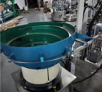 Machine intégrée automatique de remplissage et de sertissage de parfum