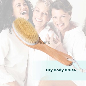 Exfoliante Corporal de Doble Uso Húmedo/Seco con Logotipo Personalizado y Cepillo de Baño de Cerda Natural para Drenaje Linfático y Suavizado de la Celulitis - Product Image 4