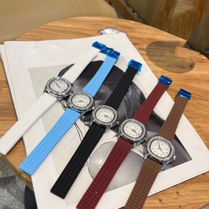 Reloj de Hombre de Lujo con Incrustaciones de Diamantes OEM ODM, Correa de Silicona Borgoña, Reloj de Pulsera de Cuarzo Resistente al Agua, Elegante y Casual - Product Image 6