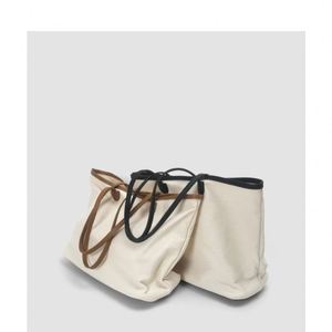 Sac fourre-tout en toile pour femme avec sangles en cuir, poche intérieure et fermeture éclair – Grande Vente - Product Image 3