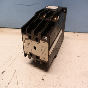 Контакторы Cranes 87560044 DSUB 311: Программируемый контроллер для промышленной автоматизации - Product Image 1