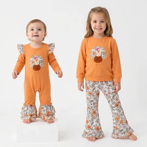 Conjunto de Pantalones con Volantes y Manga Larga con Apliques Florales de Pavo de Acción de Gracias para Bebés y Niñas, Trajes a Juego para Hermanas - Product Image 1