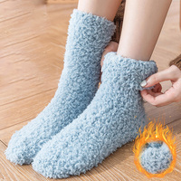 Logo personnalisé ne pas tomber épaissir moelleux coloré blanc dormir tricoté en peluche floue pantoufles à fourrure chaussettes
