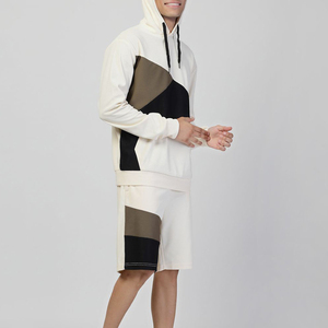 ชุดเซ็ตฮู้ดดี้และกางเกงขาสั้นสีพื้นระบายอากาศสำหรับผู้ชาย ฤดูใบไม้ร่วง พร้อมโลโก้สั่งทำพิเศษ สวมใส่สบายๆ - Product Image 4