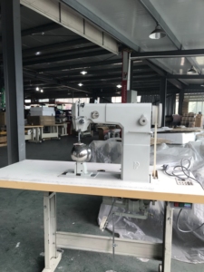 Máquina de Coser Industrial de Una Sola Aguja con Puntada de Cadeneta BT-810C para Confección de Pelucas - Product Image 2