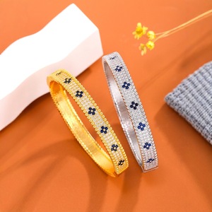 Pulsera de cristal para mujer de Europa del Este, con diseño de flores doradas y blancas, microincrustaciones, joyería de boda - Product Image 2