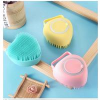 Brosse de bain multifonctionnelle pour chiens et chats, tête de brosse en gel de silicone souple, mousse facilement, gadget de nettoyage et de bain, brosse de massage