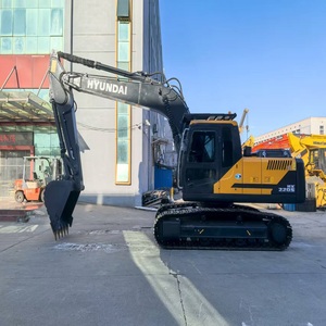 Vente de produits phares : Excavatrice sur chenilles Hyundai HX220S d'occasion, 22 tonnes, modèle 2022, moteur Cummins, boîte de vitesses, PLC, roulements et pompe de haute qualité - Product Image 3