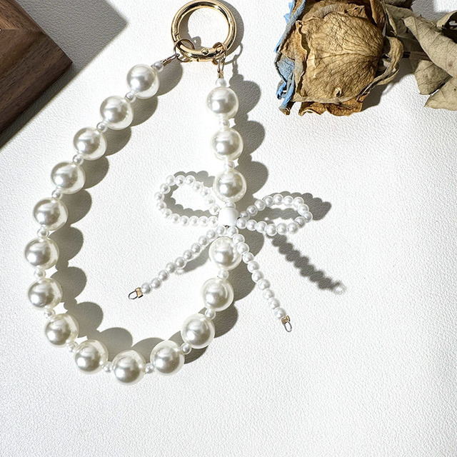 Wholesale Classic Plastic Beaded Bow Charm Phone Lanyard Keychain Pearl Bag Accessories for Phone/Handbag/Keys