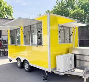 Charcuterie estonienne Verivorst avec saucisse de sang et orge, grillée et servie avec du choucroute et des myrtilles - Product Image 5