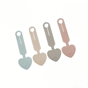 心形行李牌，可定制照片/徽标，简约风格 PU 皮革配件，适合商务和促销礼品 - Product Image 1