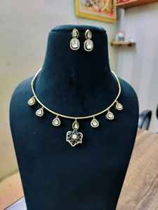 ชุดจี้ทองเหลืองกันหมองสำหรับงานแต่งงานของผู้หญิงอินเดีย ประดับด้วยหินธรรมชาติ ผลิตด้วยมือ ขายส่ง - Product Image 6