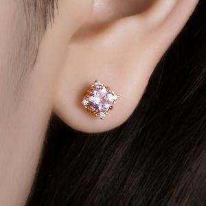 ต่างหูทรงฮาโลประดับเพชรโมร์แกไนต์และเพชร CZ ดีไซน์หรูหราทันสมัยจากผู้ผลิตเครื่องประดับชั้นนำ ชุบทองคำขาว S925 ขายส่งเป็นของขวัญ - Product Image 6