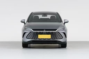 BYD Qin PLUS DM-i 55KM Edición Leading, Auto Sedán Híbrido Enchufable - Product Image 2