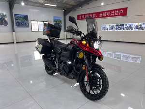 Motocicleta de Turismo de Aventura <span class=keywords><strong>Suzuki</strong></span> <span class=keywords><strong>DL250</strong></span> <span class=keywords><strong>V</strong></span>-<span class=keywords><strong>Strom</strong></span> 248cc, Motor Bicilíndrico en Paralelo Refrigerado por Líquido, Tanque de Combustible de Largo Alcance - Product Image 1