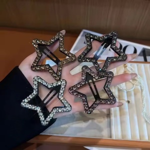 Clip de estrella de diamantes de imitación con personalidad en el pelo, pentagrama, estrella, flequillo lateral, horquilla, estilo coreano, accesorios para el cabello de niña hueca - Product Image 2