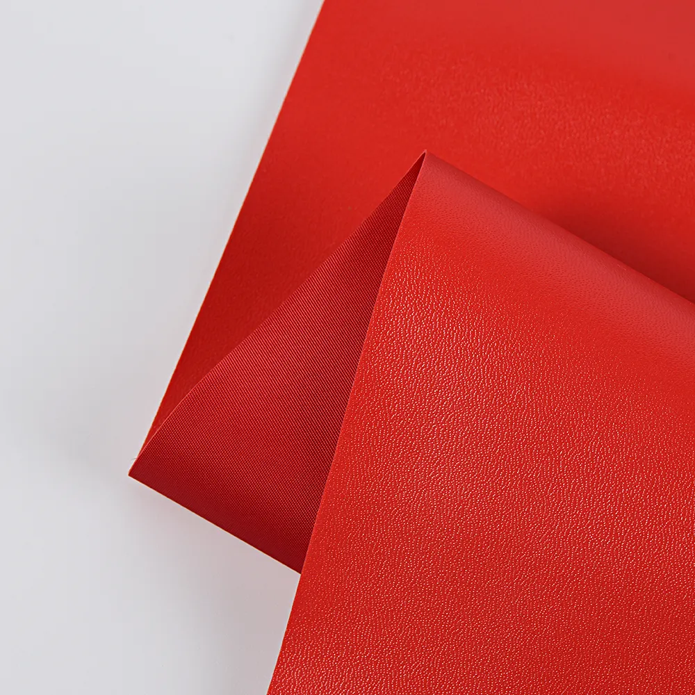 Chine Fournisseur En Gros Personnalisé Couleur Rouge 100% Nylon 0.7mm 272 Sergé PVC Éponge Oxford Tissu pour Sacs À Dos