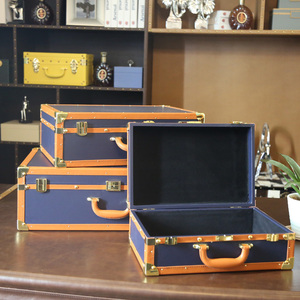 Vali da màu xanh đậm tùy chỉnh để đựng tranh nghệ thuật, đồng hồ và đồ trang sức - Product Image 5